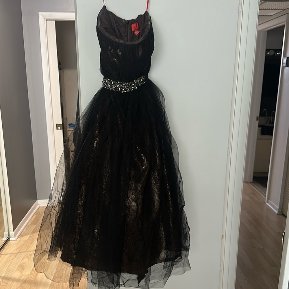Elegant Black Evening Dress